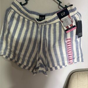 Gap shorts